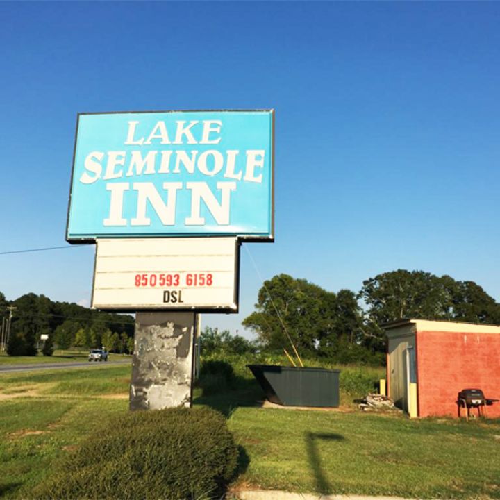 Hotel Bookings At Sneads Fl Hotel Lake Seminole Inn